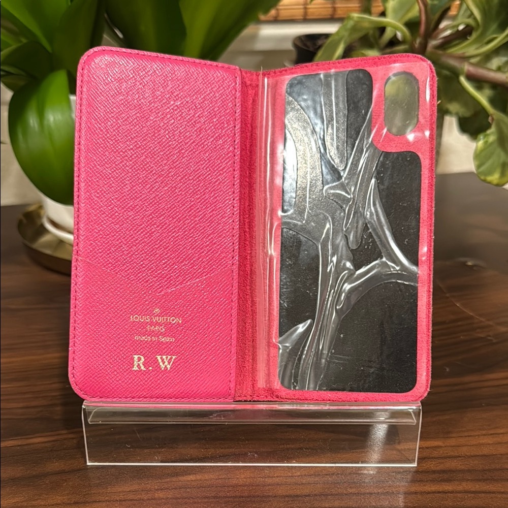 Louis Vuitton Monogram Phone Case - Picture 5 of 10